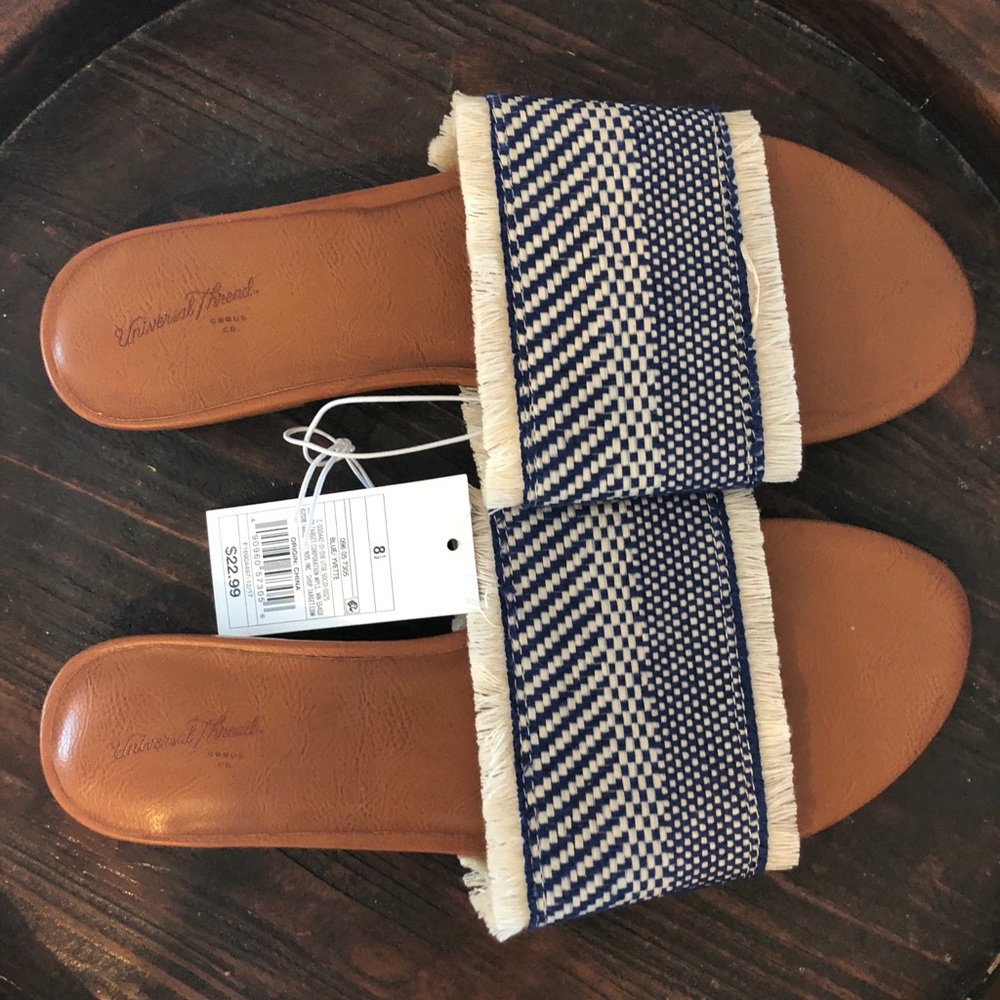 Universal Threads slide on sandals! NWT!